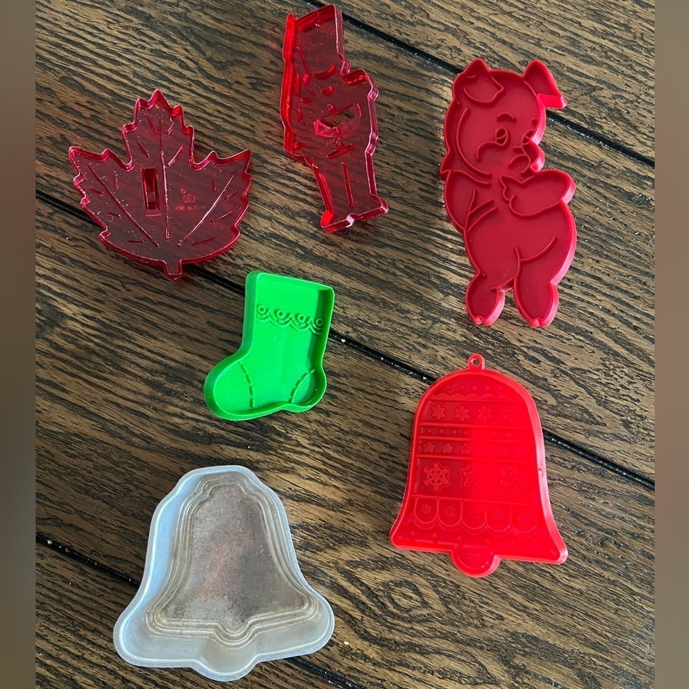 Vintage Christmas Cookie Cutters Lot of 6